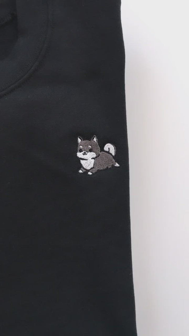 Chubby Tubby Embroidered Black Inu You – Sweatshirt Visual Shiba